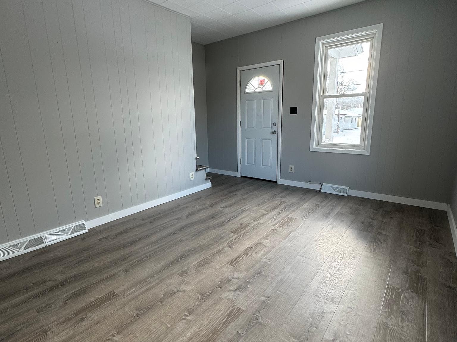 218 Pine St 2, Zelienople, PA 16063 Zillow