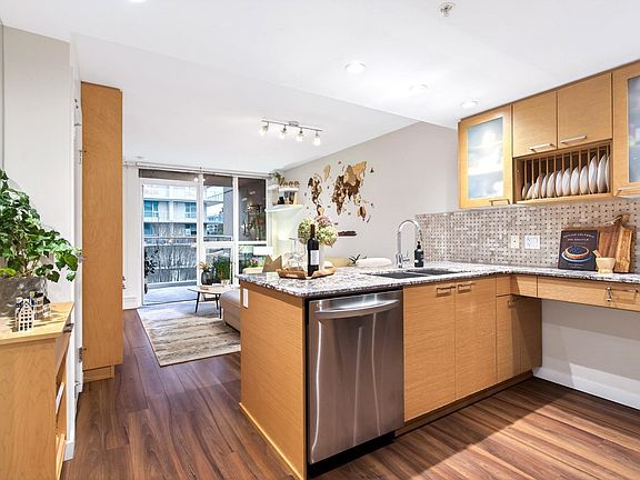 5th image of 135 E 17th St #413