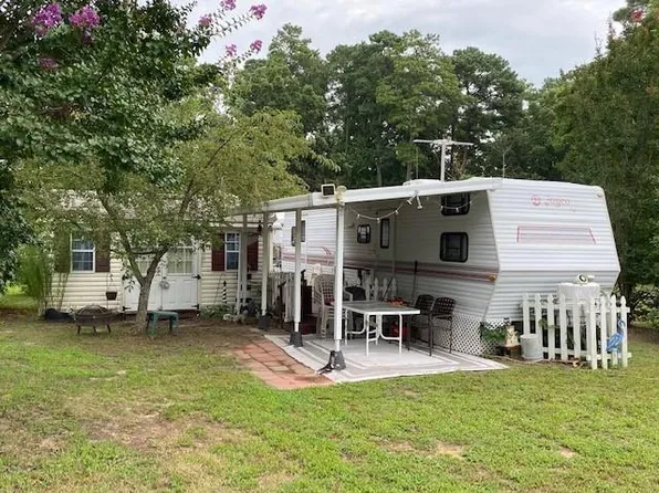 95 Trails End Dr, Horntown, VA 23395