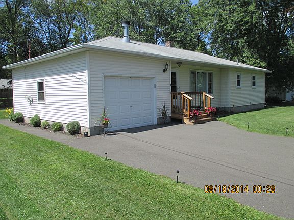 4th image of 4 Apple Blossom Ln