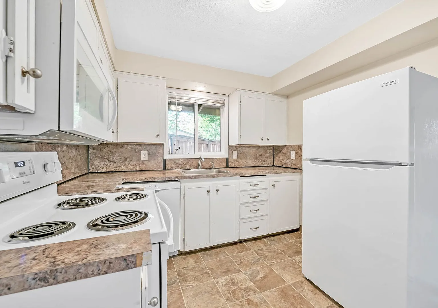 Ferry St - 4 Plex — Photo 3