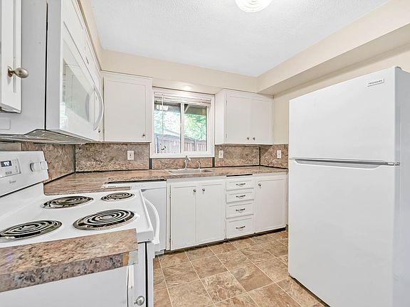 3rd image of 1809-1817 Ferry St SE