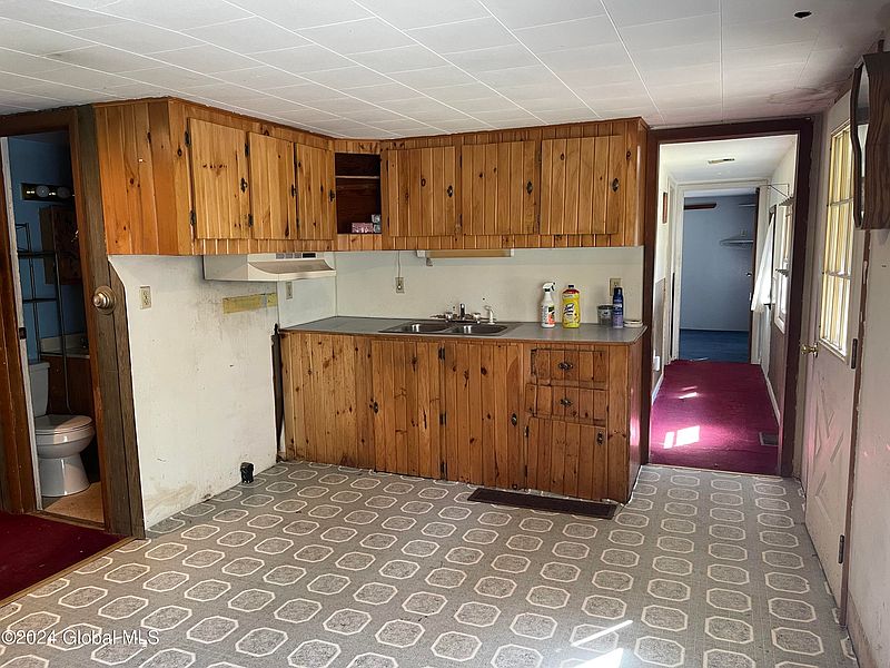 4th image of 88 Starbuck Hill Road