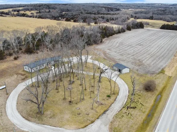 38466 Plum Creek Rd, Osawatomie, KS 66064