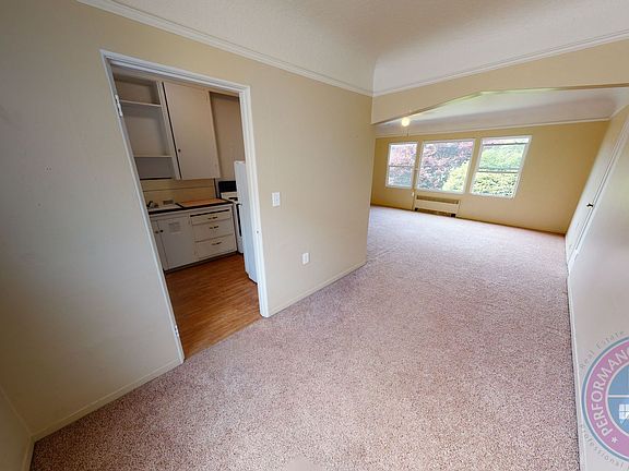 3rd image of 2222 NE Pacific St APT E