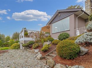 3572 Cedar Hill Rd, Saanich, BC V8P 3Z1