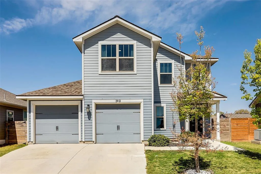3 bed, 2.5 bath, 1482 sqft, $1,895 — Photo 1