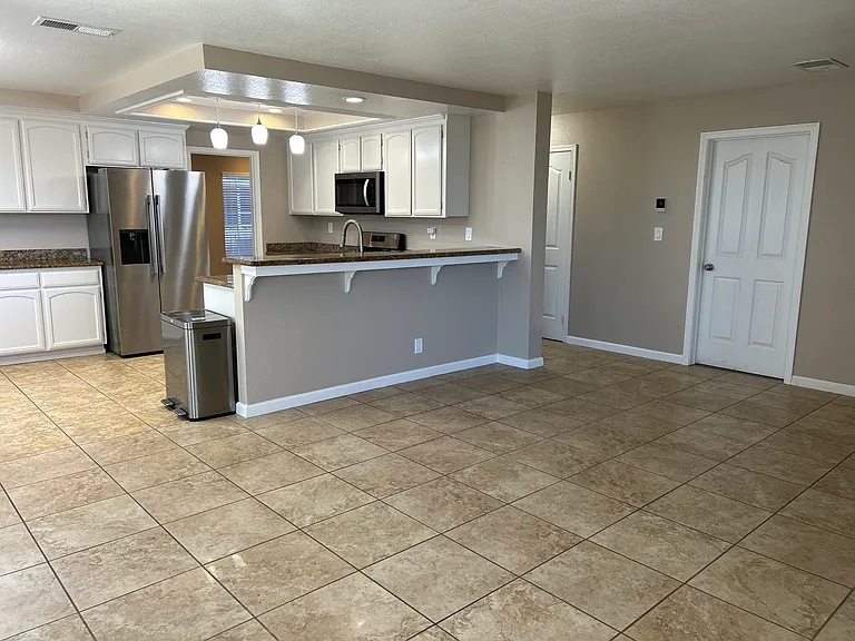 4416 Folsom Dr — Photo 3