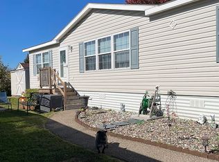 1381 Rolling Hills Dr, Maplewood, MN 55119