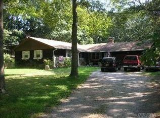 57 Deer Path Rd, Central Islip, NY 11722