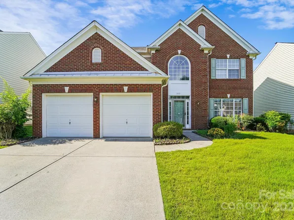 11113 Maplehurst Dr, Charlotte, NC 28277