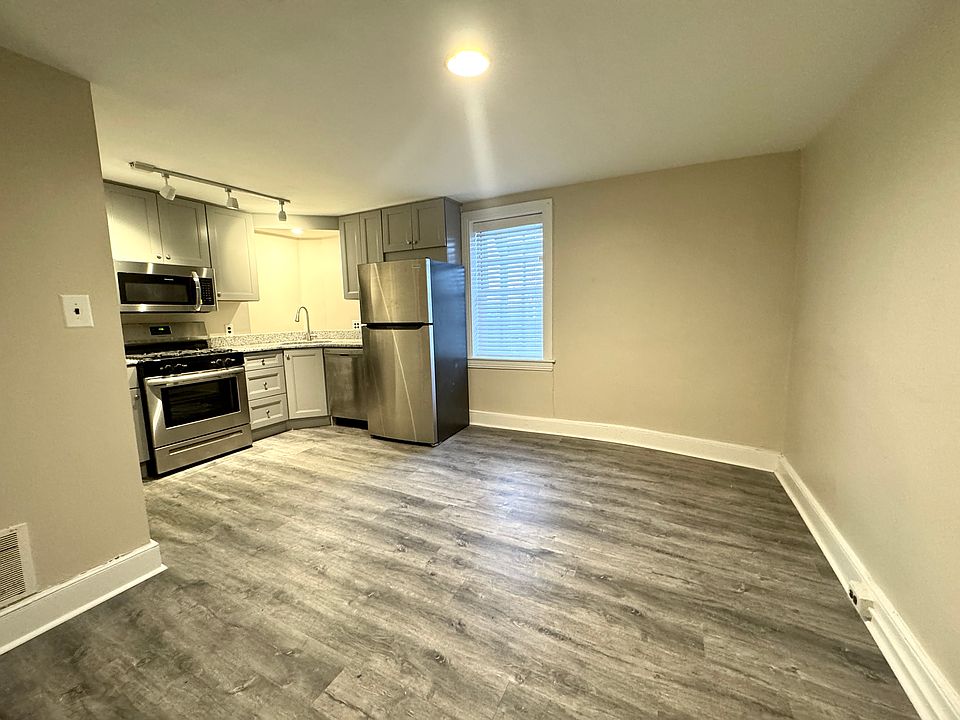 Kitchen and dining area.
