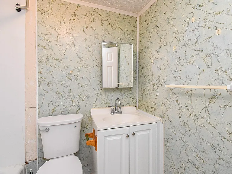 4021 Eddie St — Photo 16