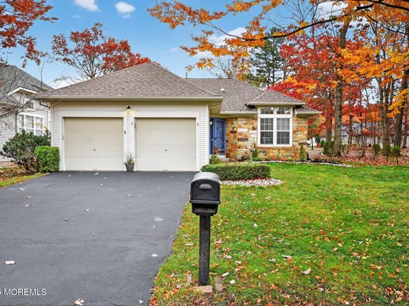 2 Llewellyn Court, Jackson, NJ 08527