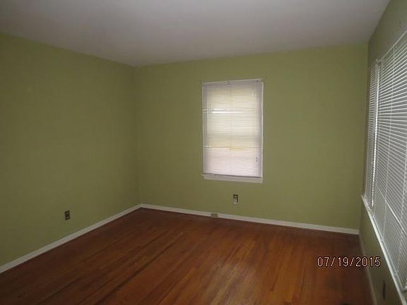 5th image of 427 Carlisle Ave