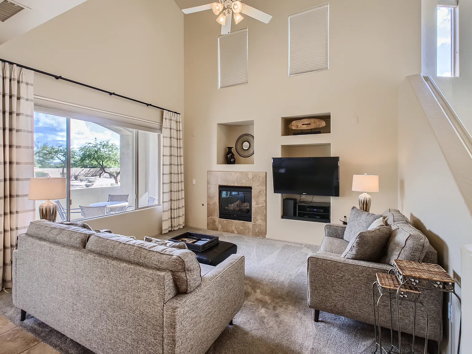 2 bed, 2.5 bath, 1665 sqft, $5,500 — Photo 3