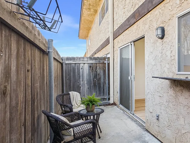 La Cresta Apartments — Photo 14