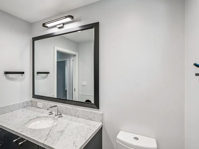 175 E Creek Dr — Photo 17