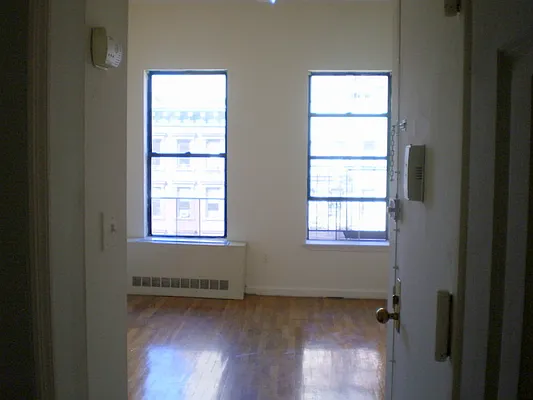 Rented by Winick Realty Group LLC | media 23