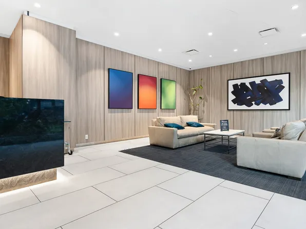 305 East 40th Street image 16 of 19