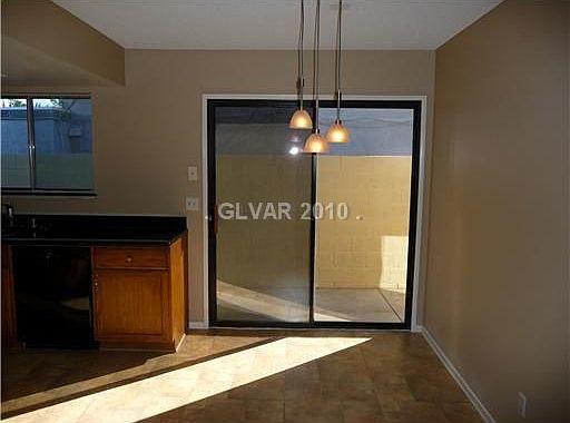 5th image of 534 Dunbar Dr