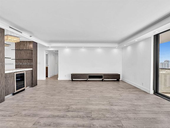 5th image of 19667 Turnberry Way APT 27D