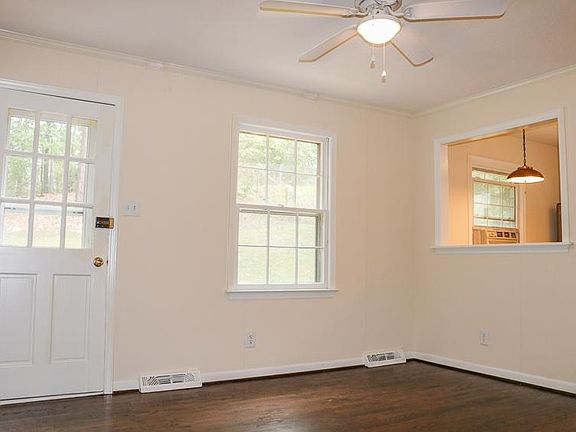 5th image of 3105 Shallowford Dr