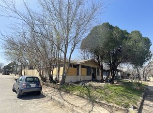 1136 E Leuda St, Fort Worth, TX 76104