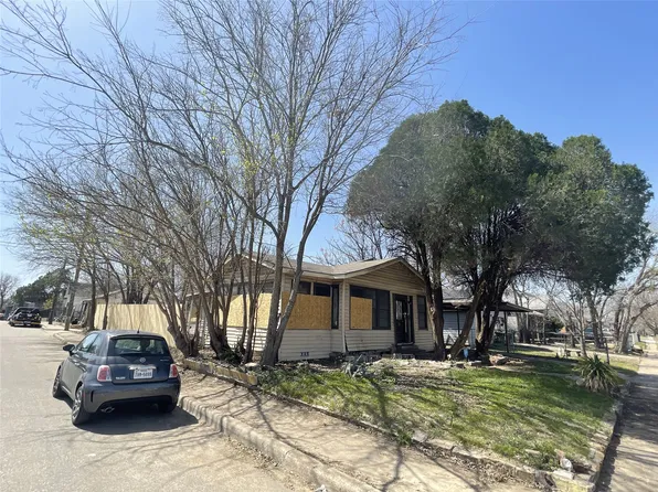 1136 E Leuda St, Fort Worth, TX 76104