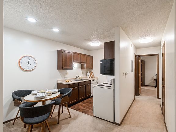 3rd image of 626 S 16th St #17