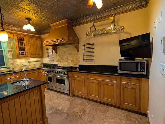 Chef's kitchen with lots of countertop space