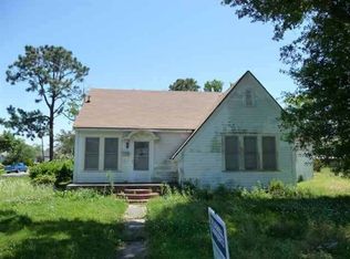 5252 Procter St, Port Arthur, TX 77642