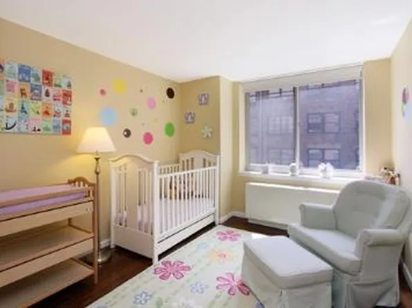 520 West 23rd Street image 1 of 5