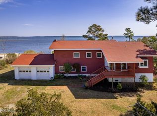 109 Shore Dr, Beaufort, NC 28516