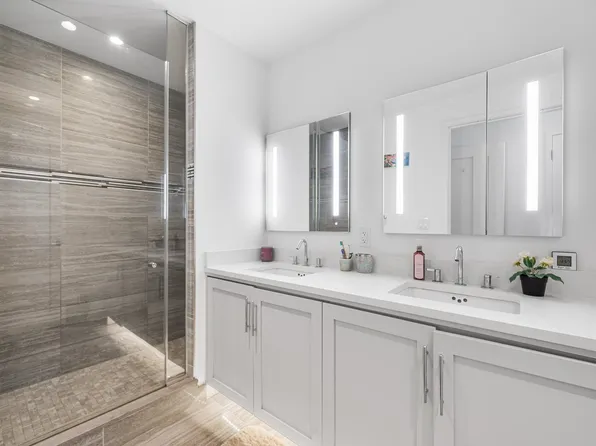 800 Avenue At Port Imperial image 9 of 28