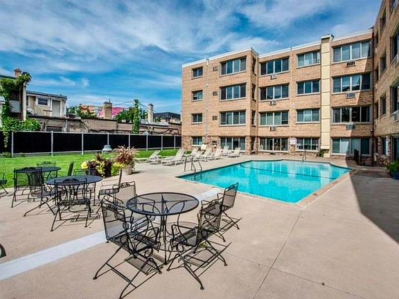 3rd image of 2727 W 43rd St APT 402