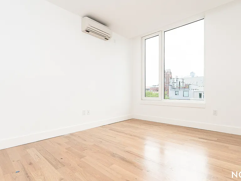 230 N 7th St #201 — Photo 14