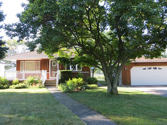 2nd image of 11381 Meadowbrook Dr