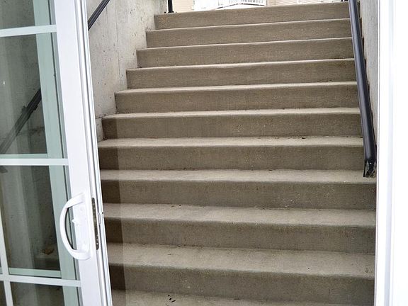3rd image of 213 Brodius Ln