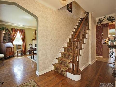 2nd image of 147 Bedell Ave