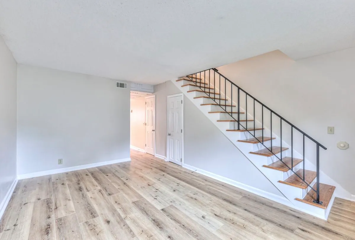 Building Photo - 3927 Westlawn Pl