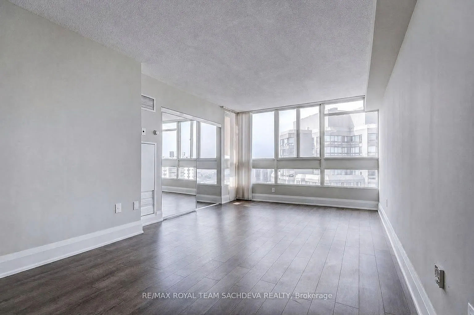 2 bed, $2,350 — Photo 4