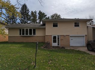 2283 Grandview Dr, Decatur, IL 62526