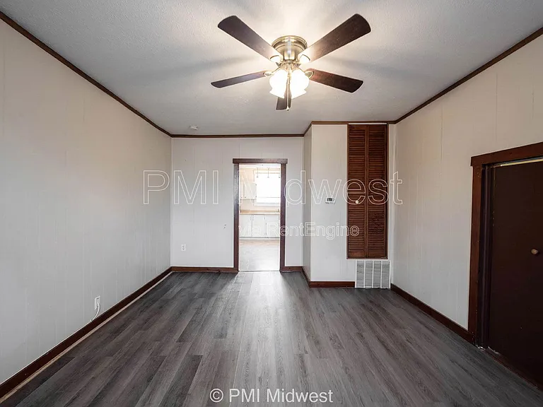 411.5 S East St — Photo 4