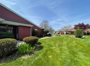 907 Drew Dr, Saint James, NY 11780