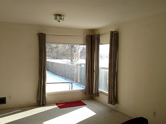 3rd image of 3217 10th Ave