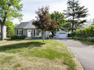 5748 Elmhurst Ave N, Crystal, MN 55428