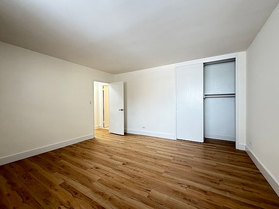 5th image of 305 E 86th St #20NE