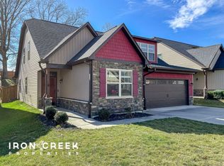 24 Onteora Oaks Dr, Asheville, NC 28803