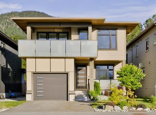 2004 Tiyata Blvd, Pemberton, BC V0N2L0